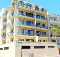 Glenelg Beachside Luxury Apartments - Suburb Australia