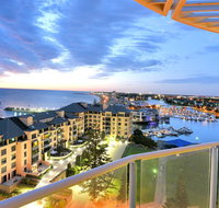 GLENELG Five Stars - Suburb Australia