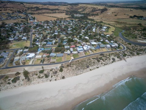 Gold Coast Views - 10 Gold Coast Drive - Suburb Australia 3