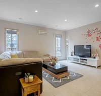 Gorgeous 4BR home in Point Cook - Suburb Australia