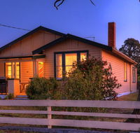 Grace's Spa Cottage - Suburb Australia