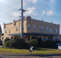 Helensburgh Hotel - Suburb Australia