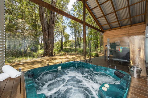 Hidden Valley Eco Spa Lodges & Day Spa - Suburb Australia 1