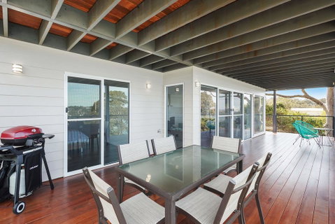 Hillcrest Views Of Wagonga - Suburb Australia 3