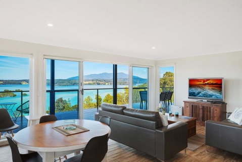 Hillcrest Views Of Wagonga - Suburb Australia 1