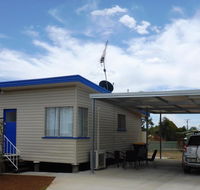 Holiday House Clermont - Suburb Australia