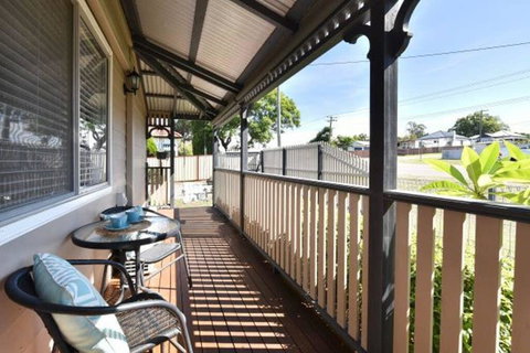 Jasmine Cottage - Suburb Australia 1