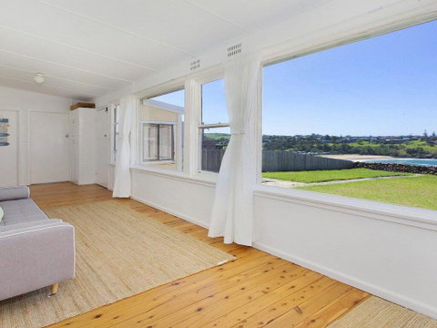 Kiama Beach Cottage At Easts Beach - Suburb Australia 2