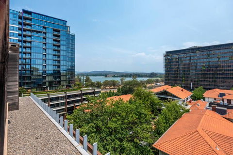Lake Views, Central CBD Location//FREE WIFI+NETFLIX - Suburb Australia 2