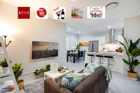 LUXURY HOUSE 10 MIN FROM BEACH WIFINETFLIX SLEEP 9