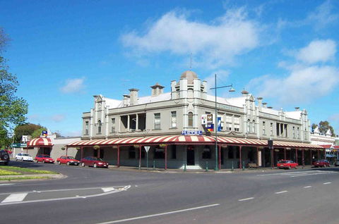 Madden's Commercial Hotel - Suburb Australia 0