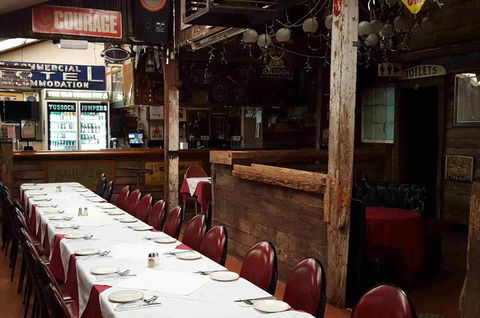 Madden's Commercial Hotel - Suburb Australia 1