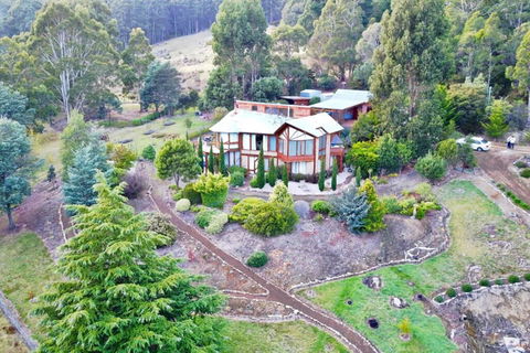 MAGICAL MOUNTAIN RETREAT - 20 Mins To CBD And Only 10 To MONA! - Suburb Australia 0
