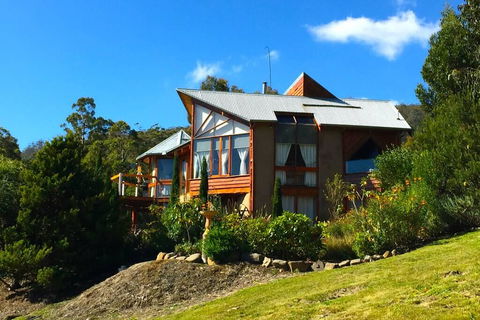 MAGICAL MOUNTAIN RETREAT - 20 Mins To CBD And Only 10 To MONA! - Suburb Australia 3