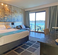 Mariners on the Waterfront - Suburb Australia