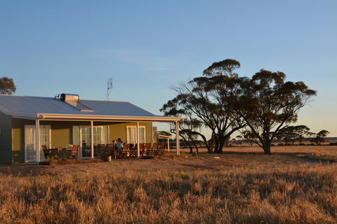 Mary's Farm Cottages - Suburb Australia 0
