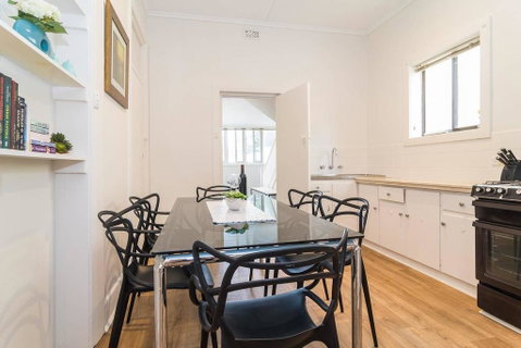 Minutes From The Beach, Shops And Parks! Free - Wifi - Nespresso - Netflix - Suburb Australia 2