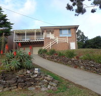 Mountain View Beach House - Suburb Australia