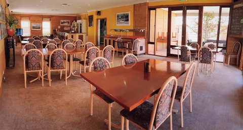 Mud Hut Motel - Suburb Australia 3