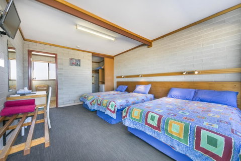 Nullarbor Roadhouse - Suburb Australia 1
