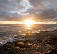 Ocean court yard - Suburb Australia