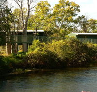 Parry Creek Farm Tourist Resort and Caravan Park - Suburb Australia