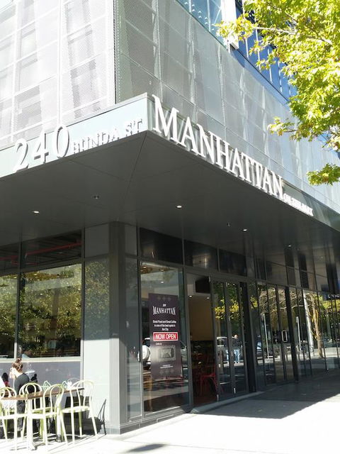 Perfectly Located Modern Apartment - Canberra CBD - Suburb Australia 3