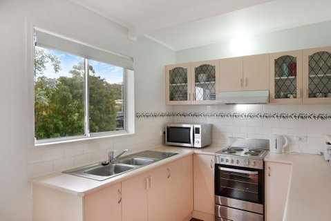 Pet-friendly Beach House @ Kianga - Suburb Australia 2
