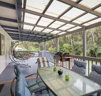 Pet-friendly Beach House Kianga - Suburb Australia
