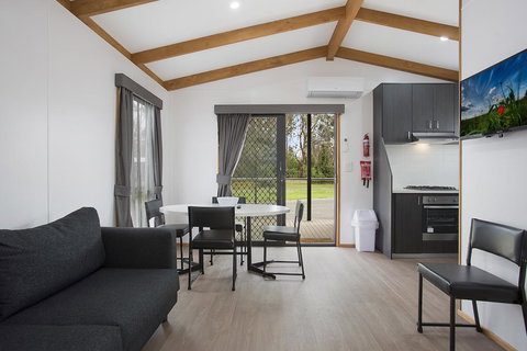 Portland Tourist Park - Suburb Australia 1