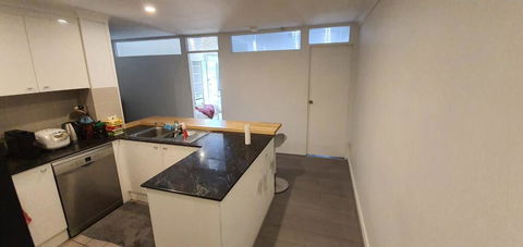 Private Modern Room - Plaza Building- In City Centre! - Suburb Australia 3
