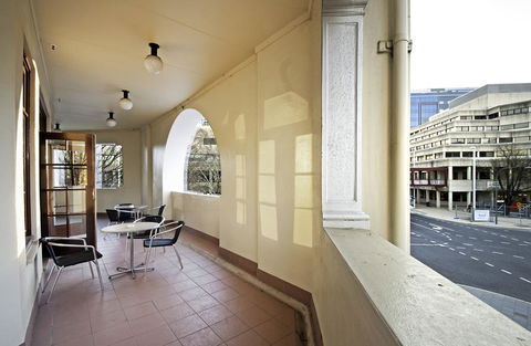 Quest Canberra - Suburb Australia 3