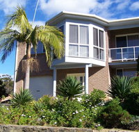 Retreat on Surf Beach - Suburb Australia