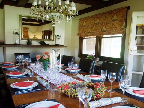 Robin Hill Manor - Rambling Retreat & Tennis Court - Suburb Australia 3