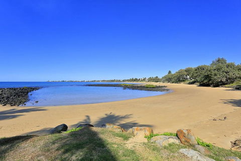 Royle Palms Beach Front Villa - Suburb Australia 0
