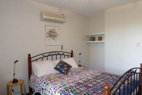 Sea Banksia - Suburb Australia 2