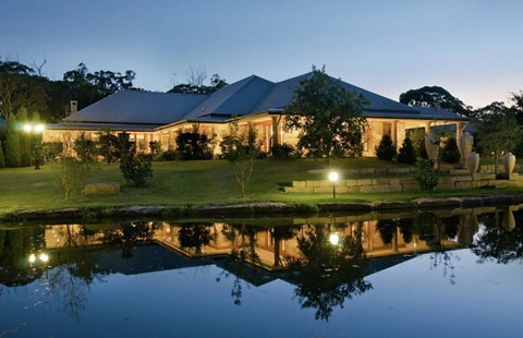 Secret Garden - Suburb Australia 3