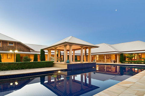 Secret Garden - Suburb Australia 0