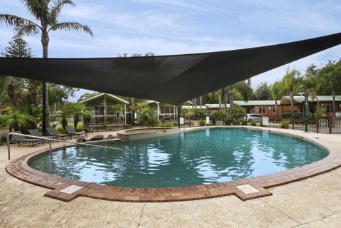 Seven Mile Beach Holiday Park - Suburb Australia 2