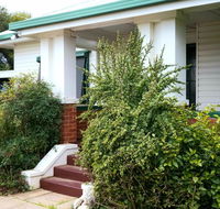 Skymirror Cottage - Suburb Australia
