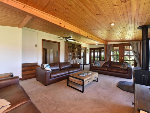 Soldiers Cottage Picturebook Vineyard Home - Suburb Australia 3