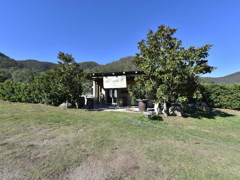 Somerville Wines Farmstay In Broke, Super Cute House On Working Farm. Walk For Miles. - Suburb Australia 1