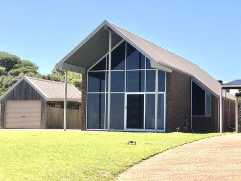 South Beach House 2 - 11 Gold Coast Drive - Suburb Australia 1