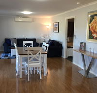 Starline Alpacas Farmstay Resort - Suburb Australia