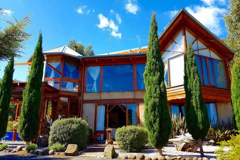 STUNNING HOME WITH AMAZING VIEWS - Just 20 Mins To The City And Only 10 To MONA! - Suburb Australia 3