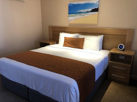 Sunseeker Motor Inn - Suburb Australia 2