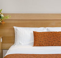 Sunseeker Motor Inn - Suburb Australia