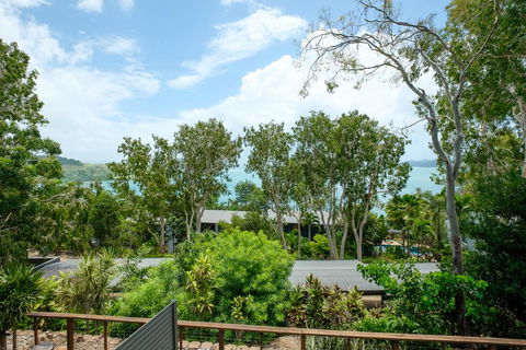 Sunset Waters Apartments - Suburb Australia 2