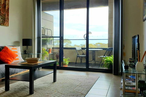 Sunsets, Sea, Wine - Suburb Australia 0