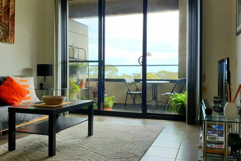 Sunsets, Sea, Wine - Suburb Australia 0